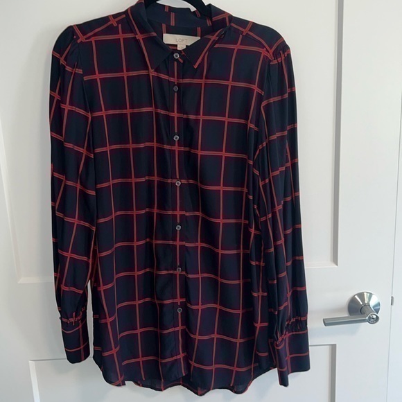 LOFT Tops - Loft buttoned down black and red top - size medium
